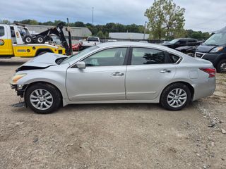 2015 Nissan Altima 2.5 S - Exterior Side Driver Image