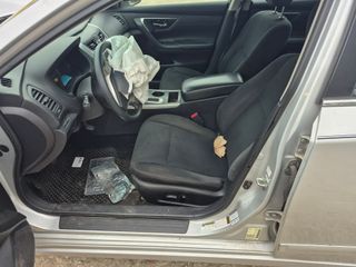 2015 Nissan Altima 2.5 S - Interior Front Seat Image