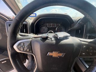 2015 Chevrolet Silverado 2500HD LTZ - Interior Steering Wheel With Keys Image