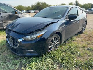2018 Mazda Mazda3 Touring - Exterior Front Left Corner Image