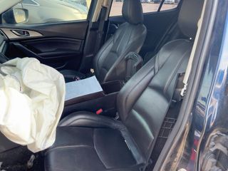 2018 Mazda Mazda3 Touring - Interior Front Seat Image