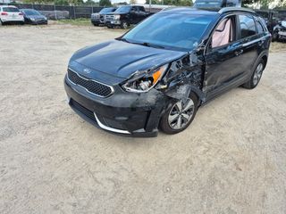 2018 Kia Niro LX - Exterior Front Left Corner Image
