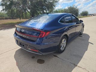 2021 Hyundai Sonata SE - Exterior Rear Right Corner Image