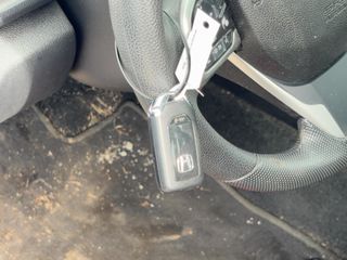 2018 Honda Civic EX - Interior Steering Wheel With Keys Image