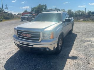 2013 GMC Sierra 1500 SLE - Exterior Front Left Corner Image