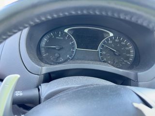 2017 Nissan Altima 2.5 SR - Interior Instrument Cluster / Odometer Image