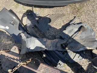 Vehicle Parts Image #3