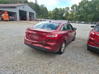 2014 Ford Focus SE - Exterior Rear Right Corner Image