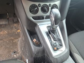 2014 Ford Focus SE - Interior Steering Wheel With Keys Image