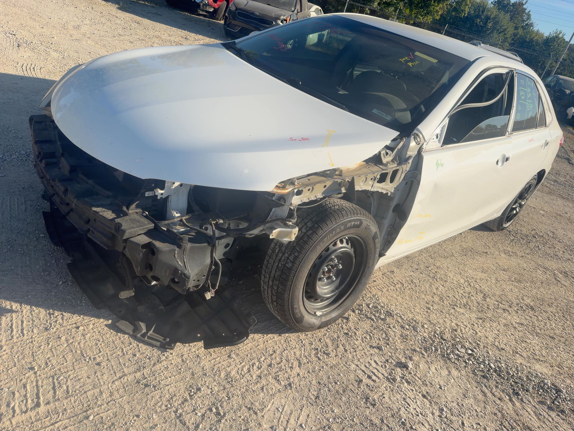 2015 Toyota Camry LE - Exterior Front Left Corner Image