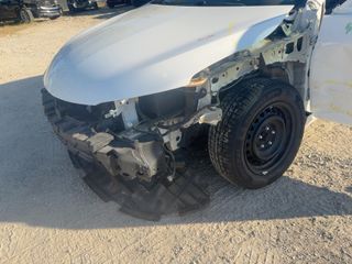 2015 Toyota Camry LE - Primary Damage Left Image