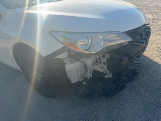 2015 Toyota Camry LE - Primary Damage Right Image