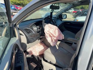 2016 Chrysler Town & Country Touring - Driver's Front Door Image