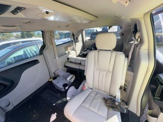 2016 Chrysler Town & Country Touring - Interior Rear Seat Image