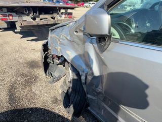 2016 Chrysler Town & Country Touring - Primary Damage Right Image