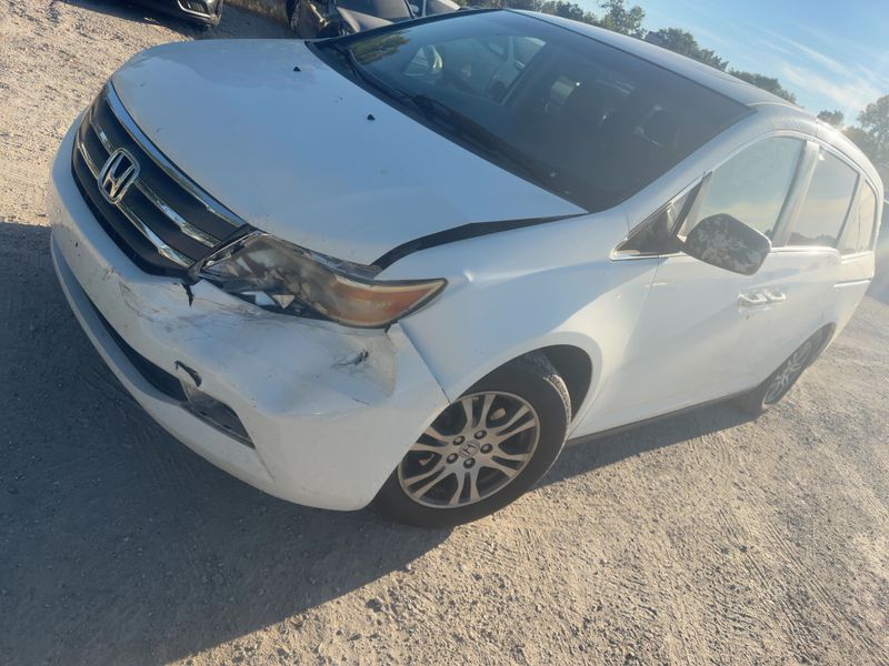 2012 Honda Odyssey EX-L - Exterior Front Left Corner Image