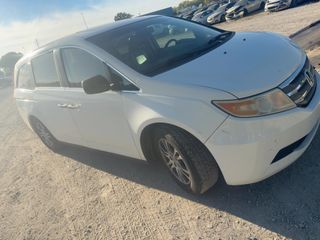 2012 Honda Odyssey EX-L - Exterior Front Right Corner Image