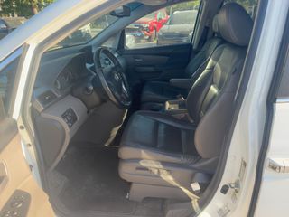 2012 Honda Odyssey EX-L - Interior Front Seat Image