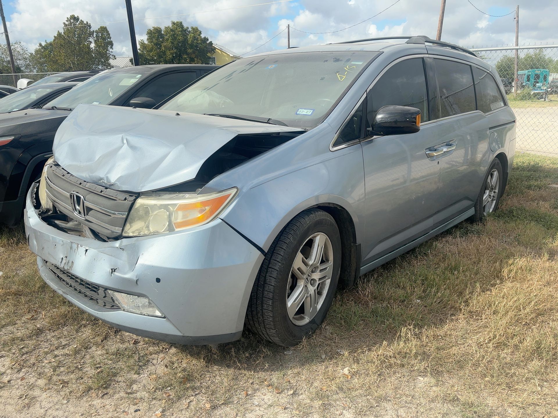 2011 Honda Odyssey Touring - Exterior Front Left Corner Image
