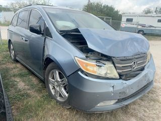 2011 Honda Odyssey Touring - Exterior Front Right Corner Image