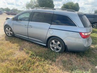 2011 Honda Odyssey Touring - Exterior Rear Left Corner Image