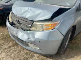 2011 Honda Odyssey Touring - Primary Damage Left Image