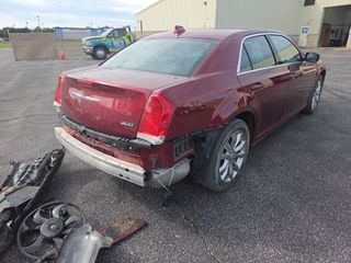 2021 Chrysler 300 Touring - Exterior Rear Right Corner Image