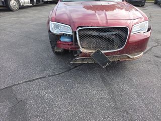 2021 Chrysler 300 Touring - Primary Damage Straight On Image