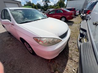 2006 Toyota Camry LE - Exterior Front Right Corner Image