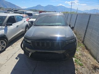 2023 Jeep Grand Cherokee Altitude - Exterior Front Center Image