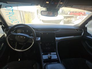 2023 Jeep Grand Cherokee Altitude - Interior Full Dashboard Image