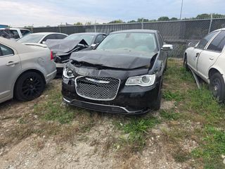 2018 Chrysler 300 Touring - Exterior Front Center Image