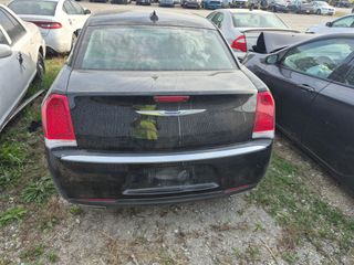 2018 Chrysler 300 Touring - Exterior Rear Center Image