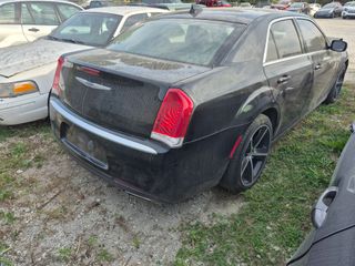 2018 Chrysler 300 Touring - Exterior Rear Right Corner Image
