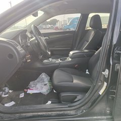 2018 Chrysler 300 Touring - Interior Front Seat Image