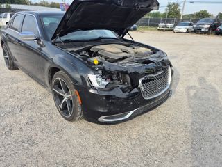 2018 Chrysler 300 Touring - Primary Damage Right Image