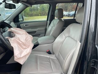 2014 Honda Pilot EX-L - Interior Front Seat Image