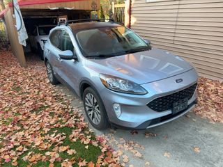 2022 Ford Escape Titanium - Exterior Front Right Corner Image