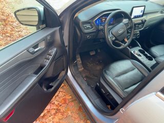2022 Ford Escape Titanium - Driver's Front Door Image