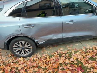 2022 Ford Escape Titanium - Primary Damage Right Image