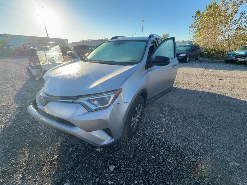 2018 Toyota RAV4 LE - Exterior Front Left Corner Image