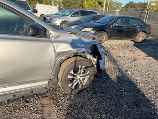 2018 Toyota RAV4 LE - Primary Damage Right Image