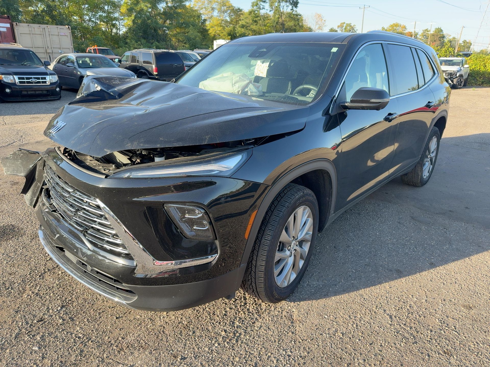 2026 Buick Enclave Preferred - Exterior Front Left Corner Image