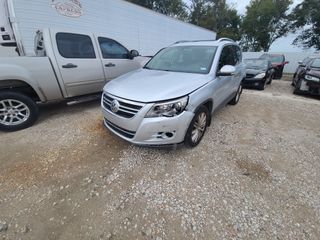 2010 Volkswagen Tiguan SEL - Exterior Front Left Corner Image