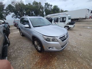 2010 Volkswagen Tiguan SEL - Exterior Front Right Corner Image