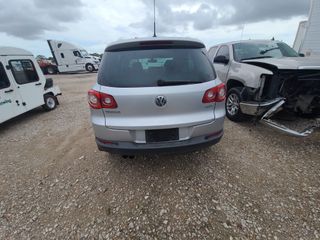 2010 Volkswagen Tiguan SEL - Exterior Rear Center Image
