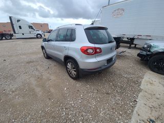 2010 Volkswagen Tiguan SEL - Exterior Rear Left Corner Image