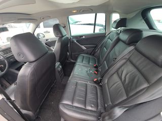 2010 Volkswagen Tiguan SEL - Interior Rear Seat Image
