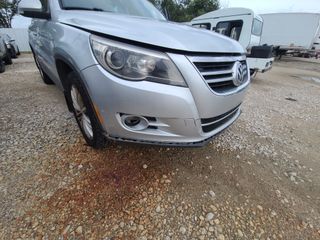 2010 Volkswagen Tiguan SEL - Primary Damage Right Image