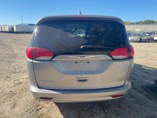 2017 Chrysler Pacifica Touring - Exterior Rear Center Image